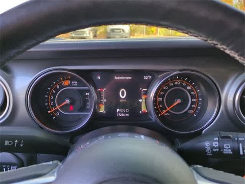 Used 2019 Jeep Wrangler Unlimited Sahara image 33