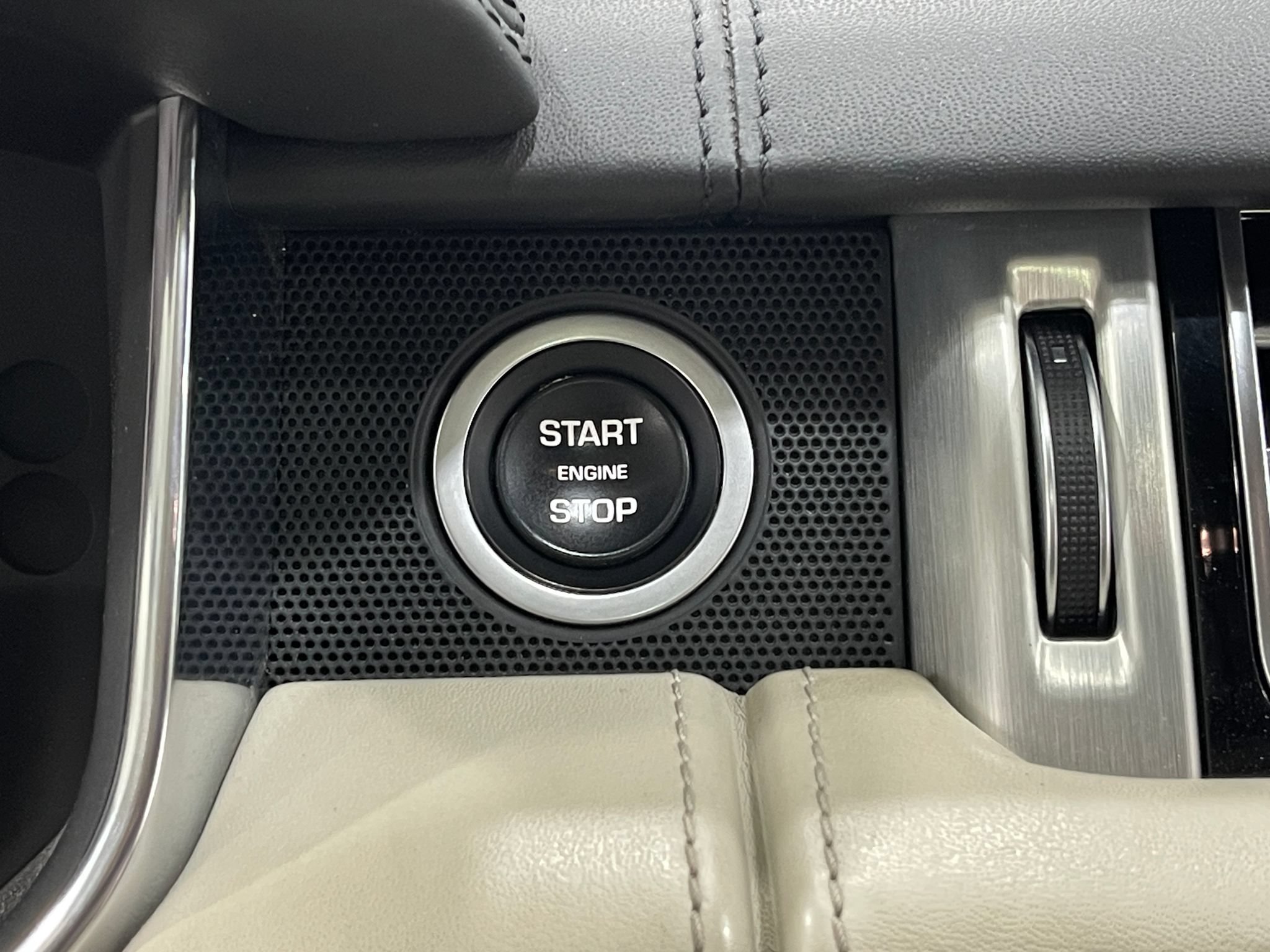 Used 2019 Land Rover Range Rover Autobiography AWD/4WD image 21