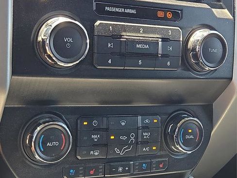 Used 2021 Ford F250 Lariat w/ Lariat Ultimate Package AWD/4WD image 25