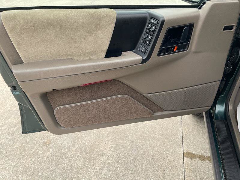 Used 1994 Jeep Grand Cherokee Laredo AWD/4WD image 29