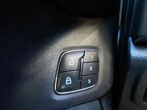 Used 2021 Ford Expedition XLT AWD/4WD image 30