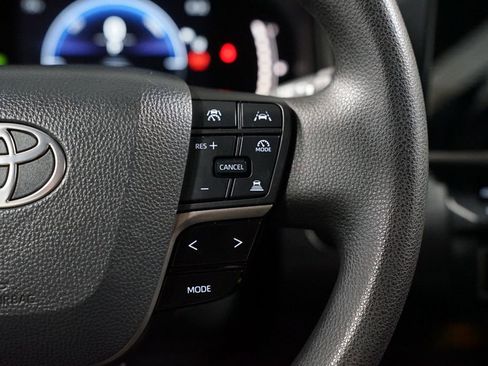 Used 2025 Toyota Camry LE FWD image 13