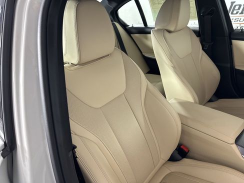 Used 2025 BMW 330i Sedan w/ Convenience Package image 35