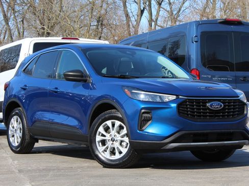 Used 2023 Ford Escape Active image 1