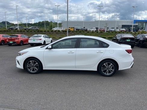 Used 2023 Kia Forte LXS FWD image 9