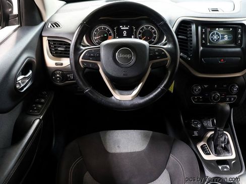 Used 2014 Jeep Cherokee Latitude AWD/4WD image 15