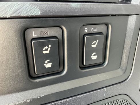 Used 2019 Toyota Sequoia Limited w/ Safety & Convenience Package image 29