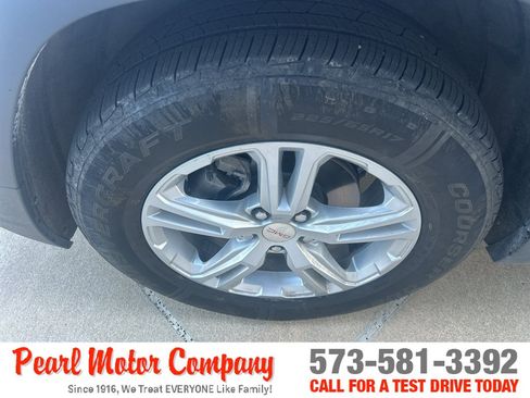 Certified 2022 GMC Terrain SLE w/ Driver Convenience Package AWD/4WD image 8
