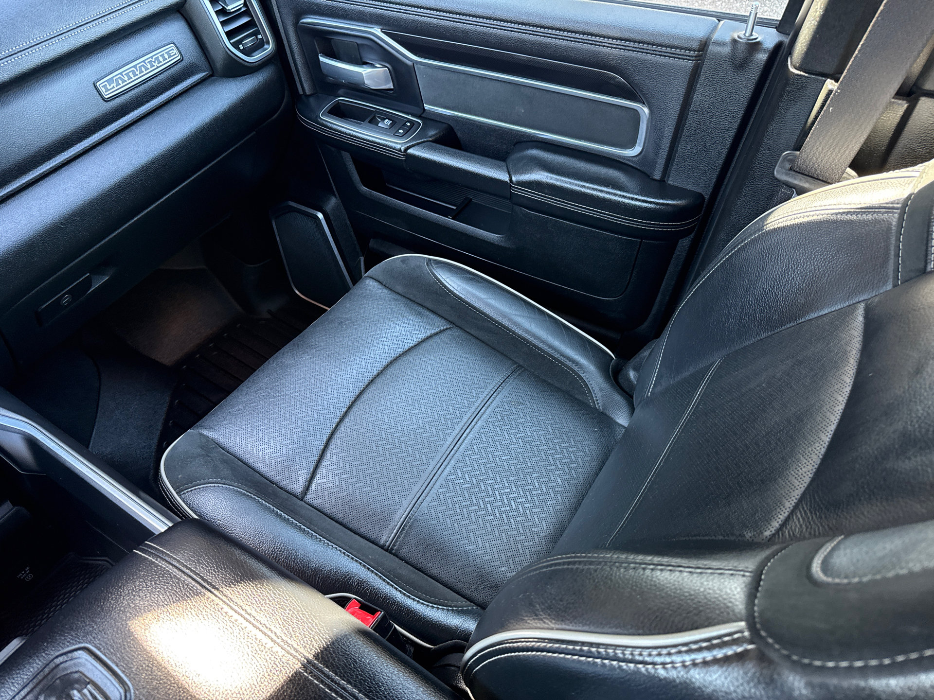 Used 2021 RAM 3500 Laramie AWD/4WD image 16