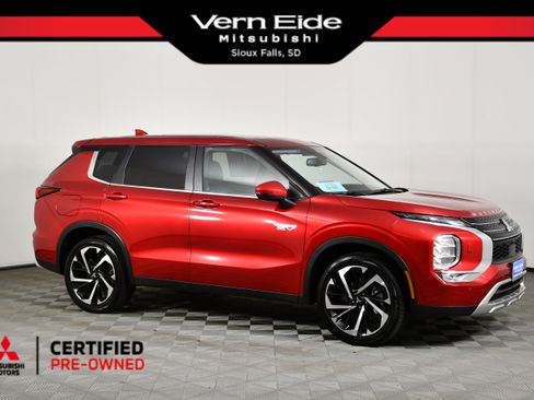 Used 2025 Mitsubishi Outlander SE AWD/4WD image 1