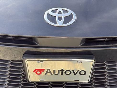 Used 2025 Toyota Camry SE w/ Convenience Package image 12