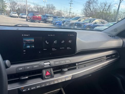 Used 2025 Kia K4 LXS image 34