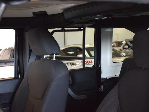 Used 2018 Jeep Wrangler Unlimited Sport S image 78