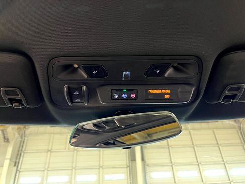 Used 2022 Chevrolet Camaro LT w/ Technology Package image 21