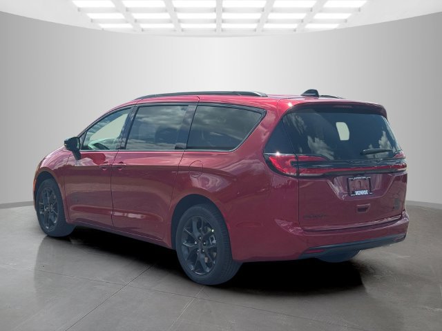 New 2027 Chrysler Pacifica Select AWD/4WD image 5