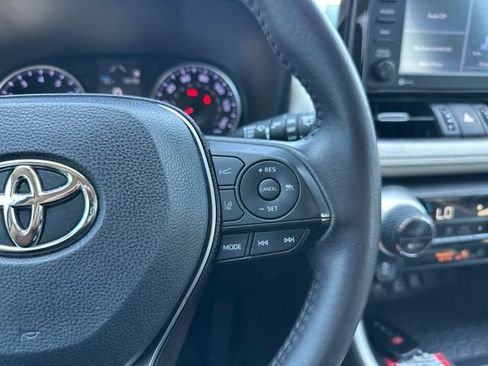 Used 2021 Toyota RAV4 XLE Premium FWD image 22