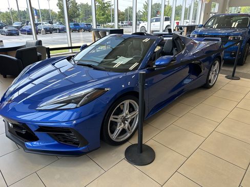 Used 2021 Chevrolet Corvette Stingray Premium Conv w/ Z51 Performance Package image 7