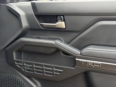 Used 2025 Toyota Tacoma TRD Sport AWD/4WD image 28