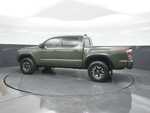 Used 2022 Toyota Tacoma TRD Off-Road w/ TRD Premium Off Road Package AWD/4WD image 4