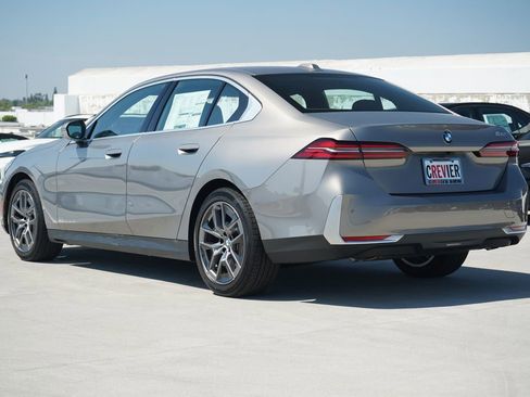 New 2026 BMW 530i RWD image 7