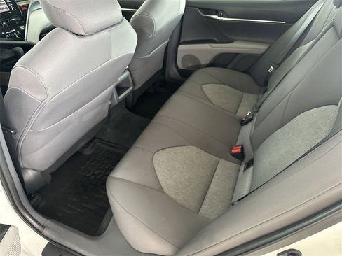 Used 2022 Toyota Camry LE image 28