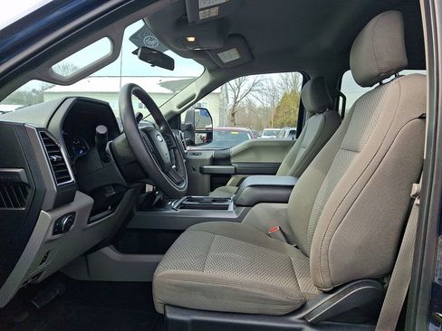 Used 2017 Ford F250 XLT w/ XLT Value Package image 13