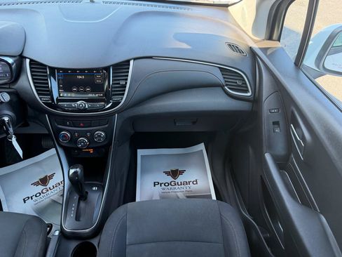 Used 2019 Chevrolet Trax LS AWD/4WD image 23