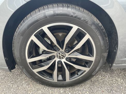 Used 2025 Volkswagen Jetta SE image 30