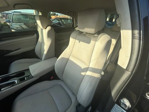 Used 2018 Honda Accord LX image 9