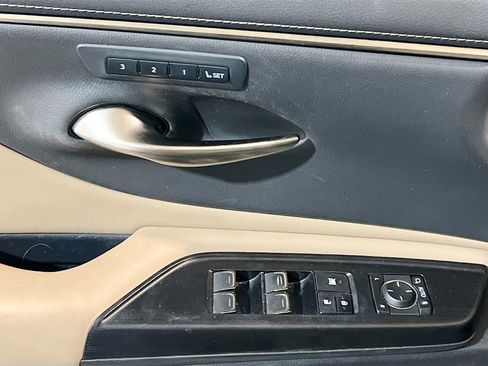 Used 2021 Lexus ES 350 w/ Premium Package image 13