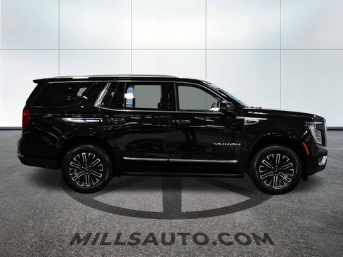 Used 2025 GMC Yukon Elevation AWD/4WD image 9