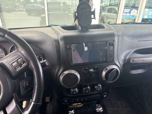 Used 2015 Jeep Wrangler Sport w/ Quick Order Package 24S AWD/4WD image 13