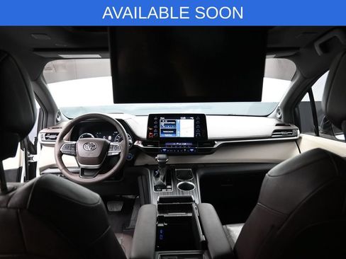 Used 2024 Toyota Sienna Platinum AWD/4WD image 24