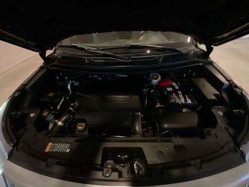 Used 2017 Ford Explorer Platinum image 27
