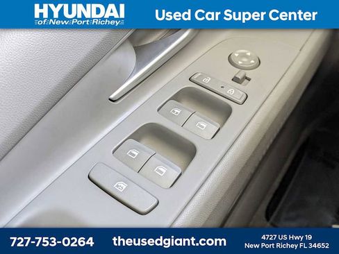 Used 2023 Hyundai Elantra SE w/ Cargo Package FWD image 23