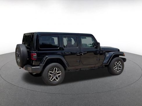 Used 2025 Jeep Wrangler Unlimited Sahara AWD/4WD image 15