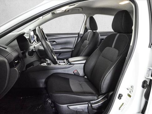 Used 2025 Nissan Sentra SV FWD image 17