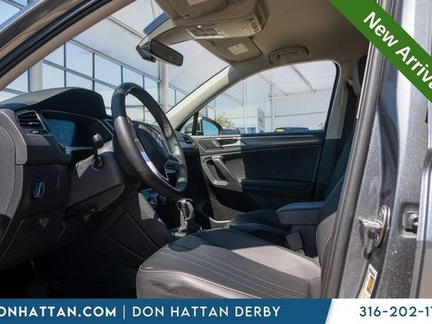 Used 2024 Volkswagen Tiguan SE FWD image 3