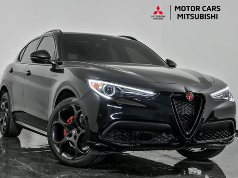 Used 2023 Alfa Romeo Stelvio Veloce AWD/4WD image 1