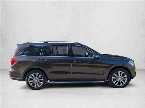 Used 2013 Mercedes-Benz GL 450 4MATIC image 2