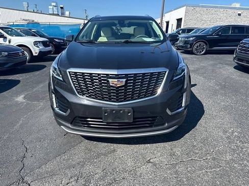 Used 2020 Cadillac XT5 Premium Luxury AWD/4WD image 2