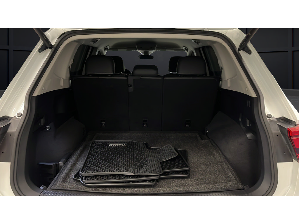 Used 2022 Volkswagen Tiguan SE AWD/4WD image 25