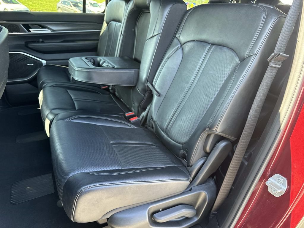 Used 2024 Jeep Wagoneer L Series III w/ Flexible Seating Group AWD/4WD image 23