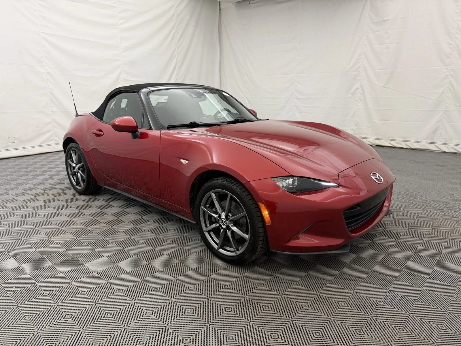 Used 2016 MAZDA MX-5 Miata Grand Touring RWD image 11