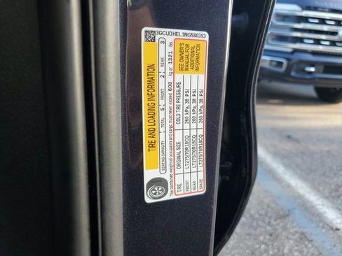 Used 2022 Chevrolet Silverado 1500 ZR2 w/ Technology Package image 32