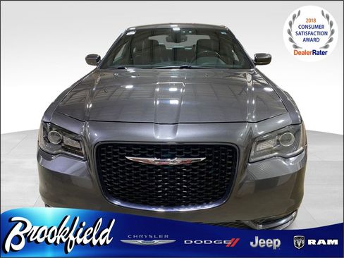 Used 2019 Chrysler 300 S image 2