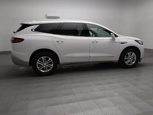 Used 2020 Buick Enclave Essence image 10