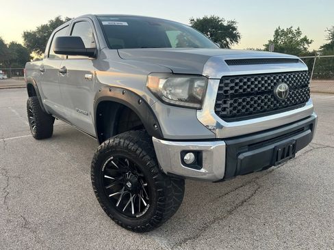 Used 2020 Toyota Tundra SR5 w/ SR5 Leather Package AWD/4WD image 3