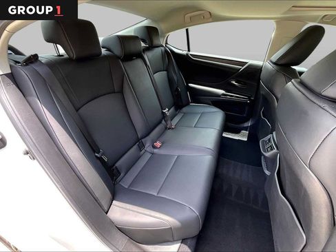 Used 2025 Lexus ES 350 w/ Premium Package FWD image 17