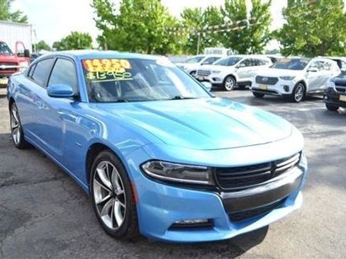 Used 2015 Dodge Charger R/T RWD image 4